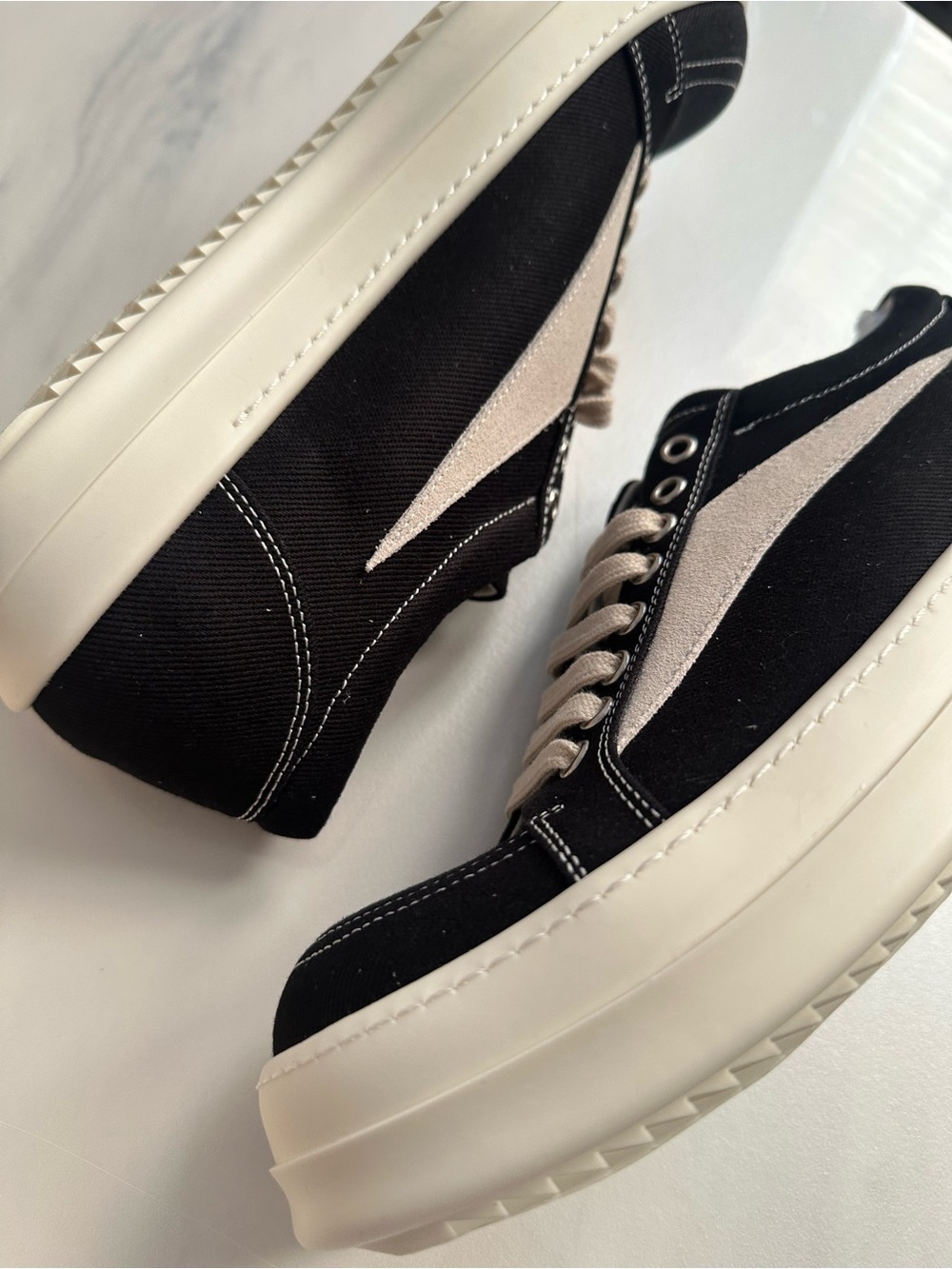 Rick Owens Men’s Black Canvas Low-Top Sneakers - Picture 2 of 3